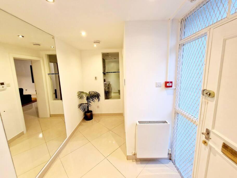 Apartamento Modern Hyde Park With Private Entrance & Private Back Patio Near Bayswater & Paddington Stations