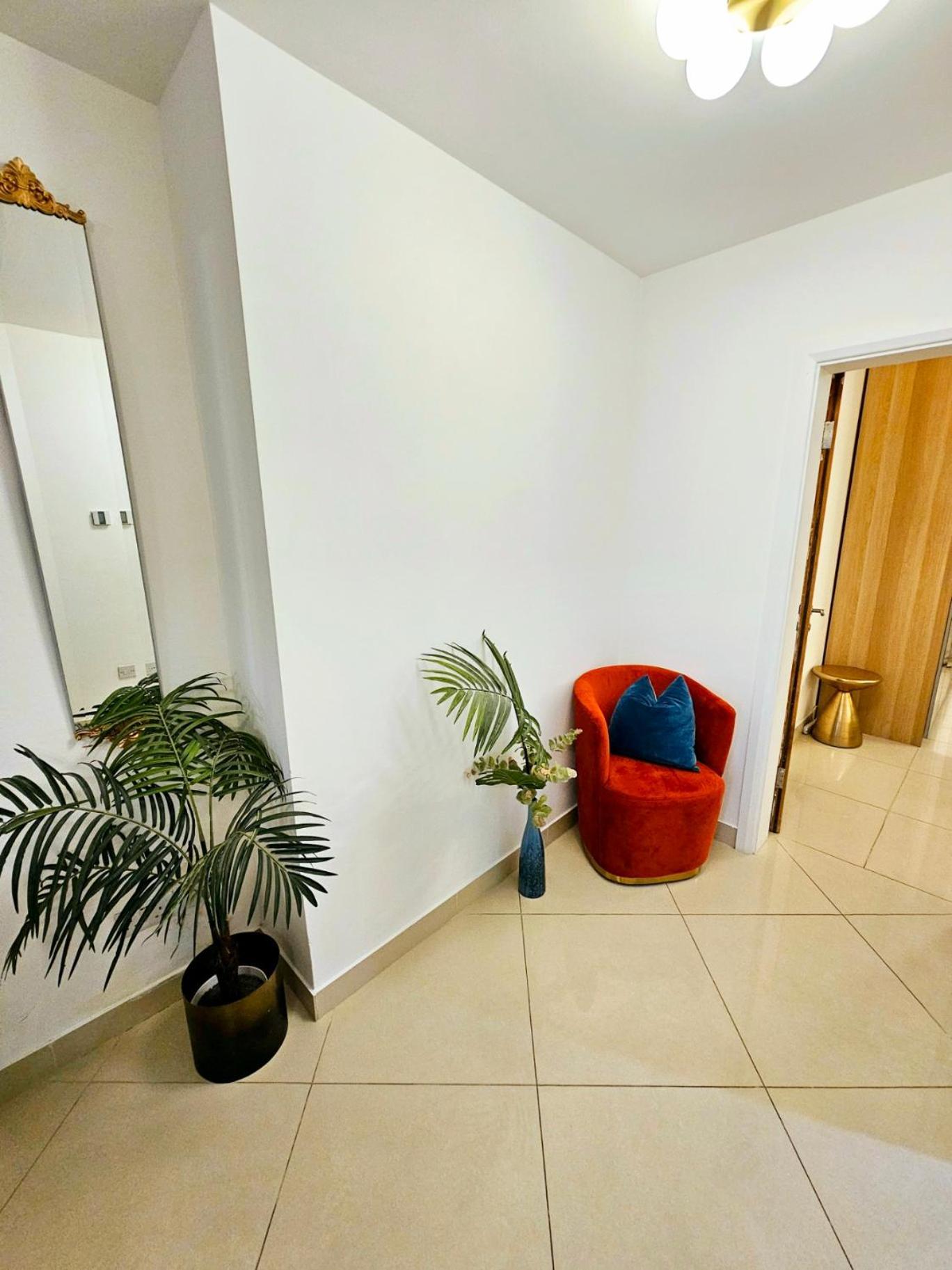 Modern Hyde Park With Private Entrance & Private Back Patio Near Bayswater & Paddington Stations Apartamento Londres