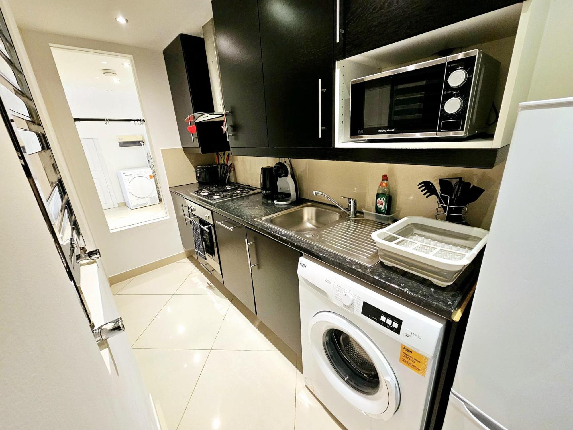 Modern Hyde Park With Private Entrance & Private Back Patio Near Bayswater & Paddington Stations Apartamento Londres